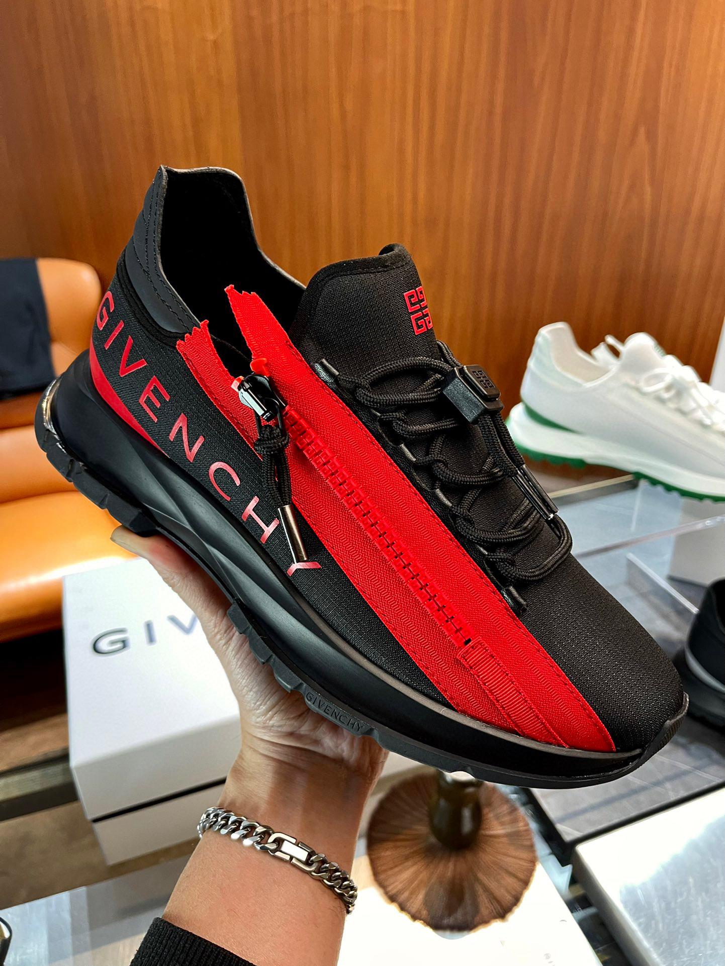 Кроссовки Givenchy 