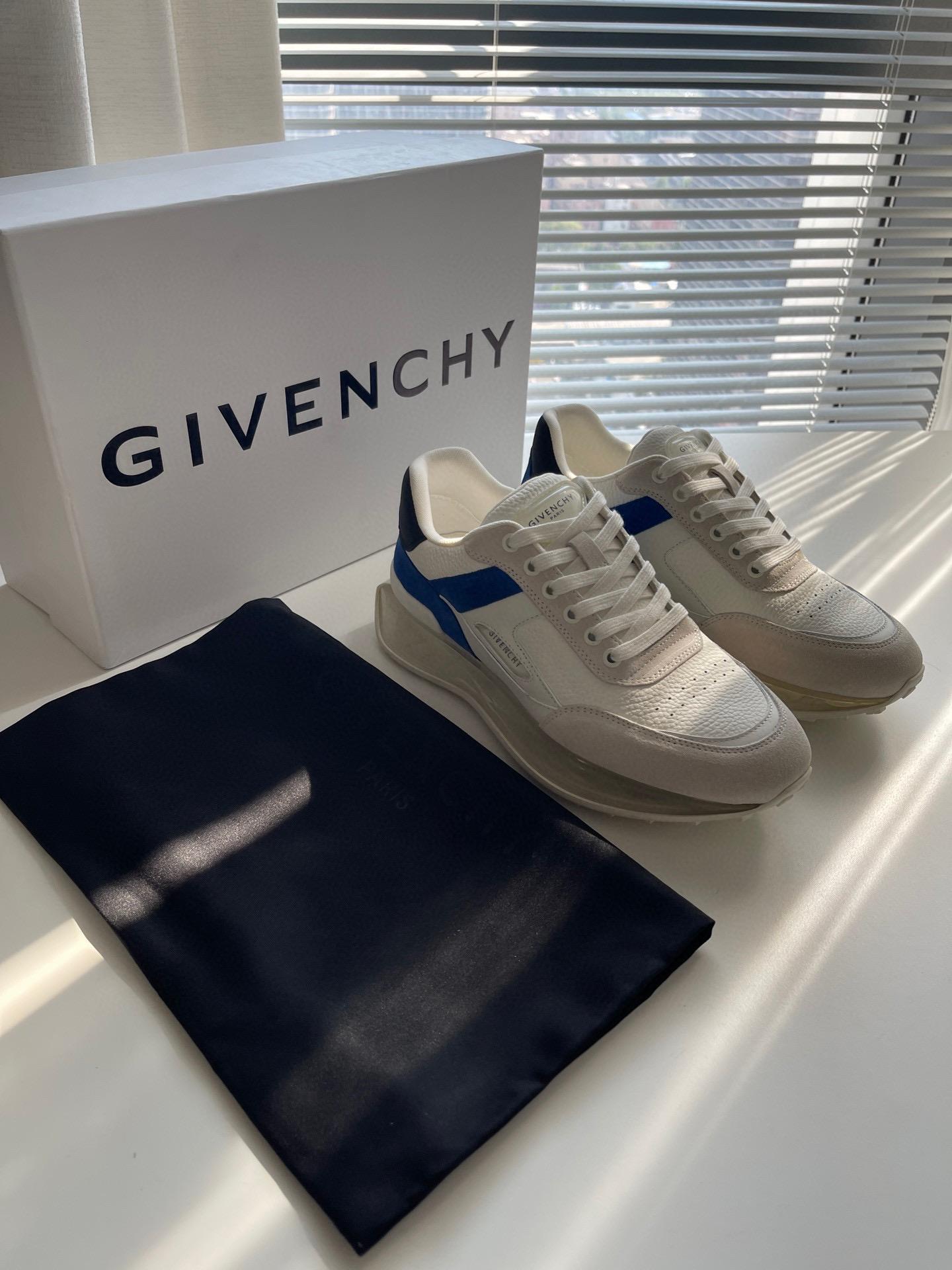 Кроссовки Givenchy  
