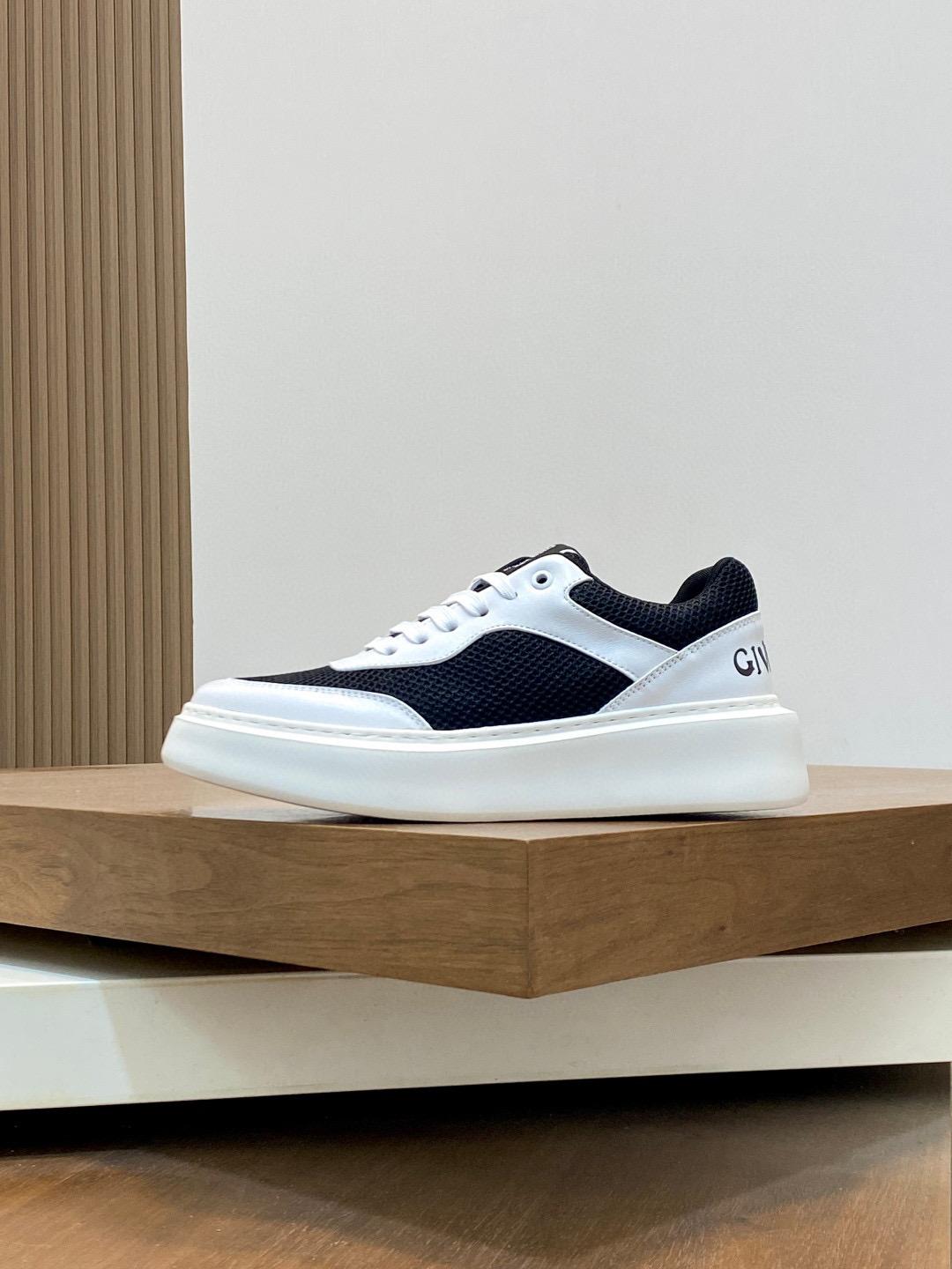 Кроссовки Givenchy 