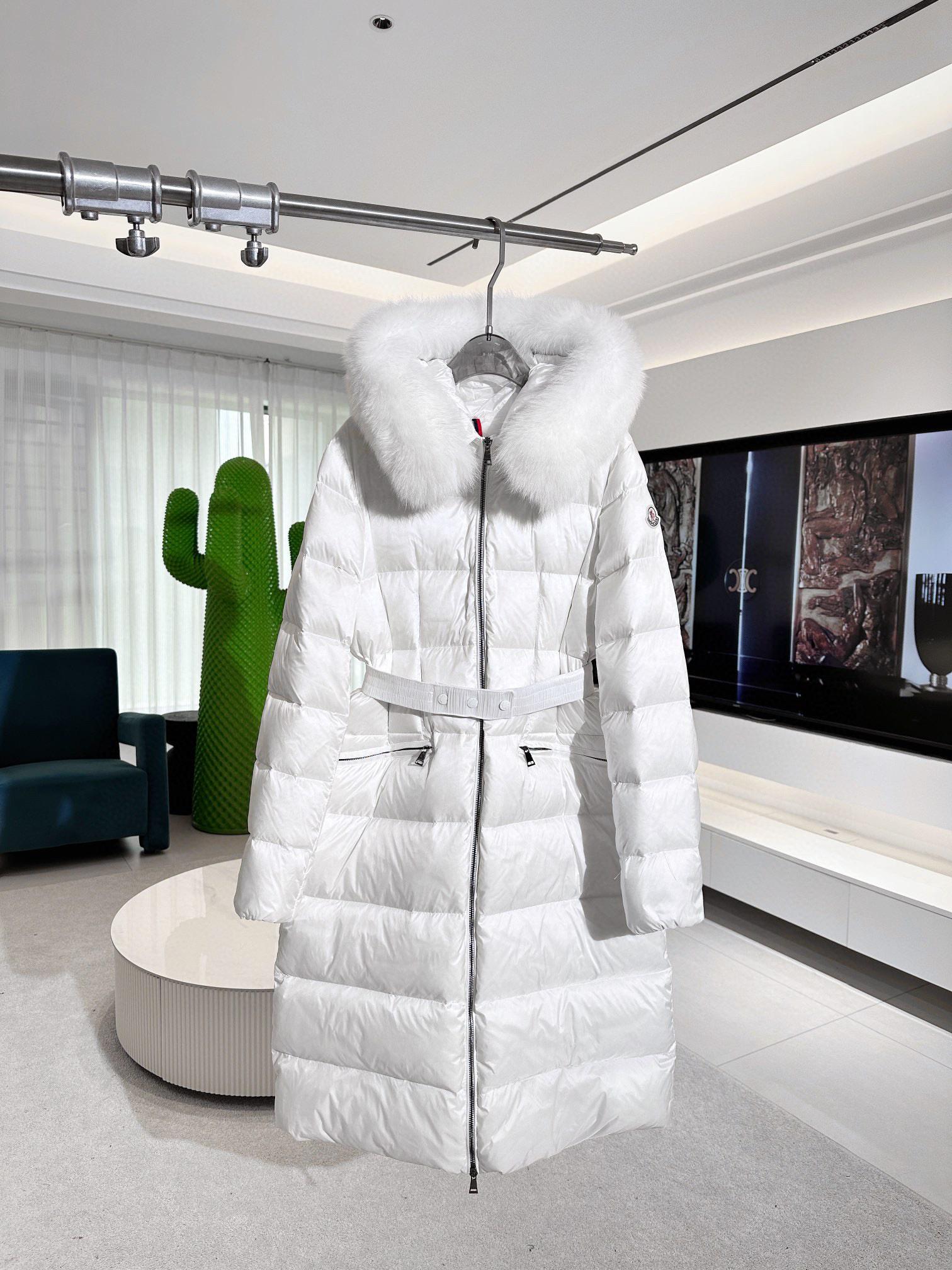 Пуховик Moncler