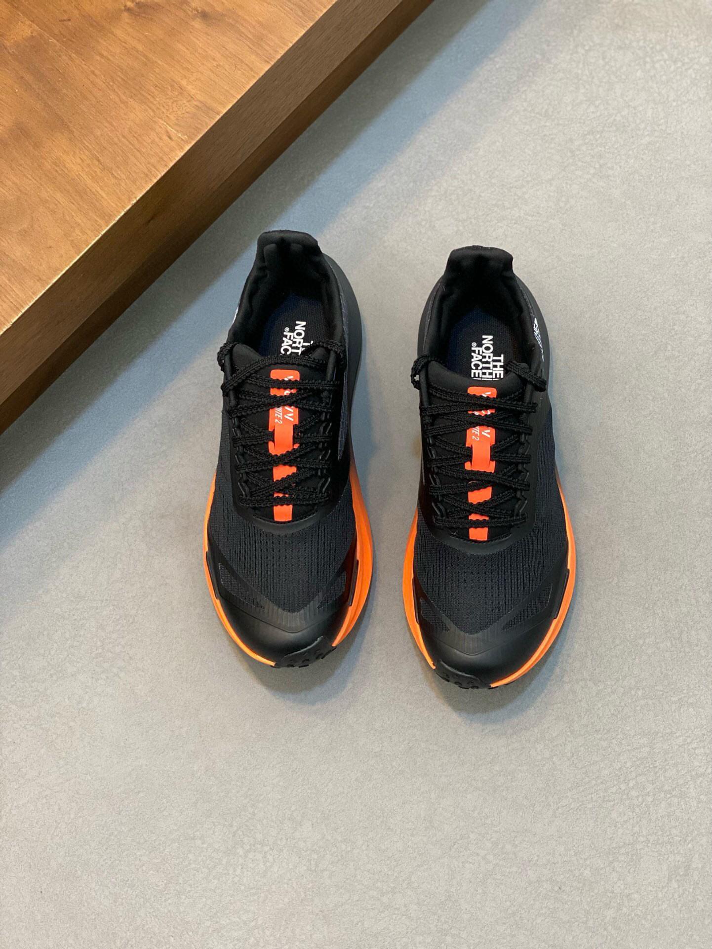 Кроссовки The North Face