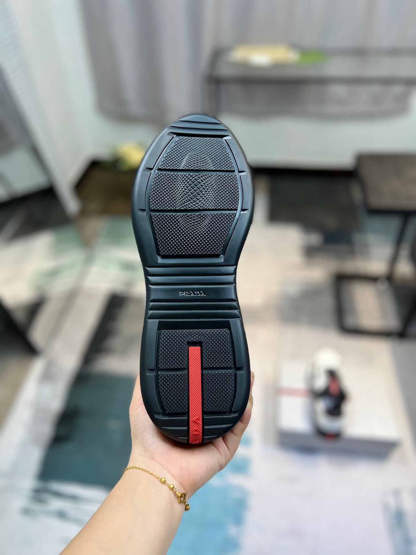 Кроссовки Prada 