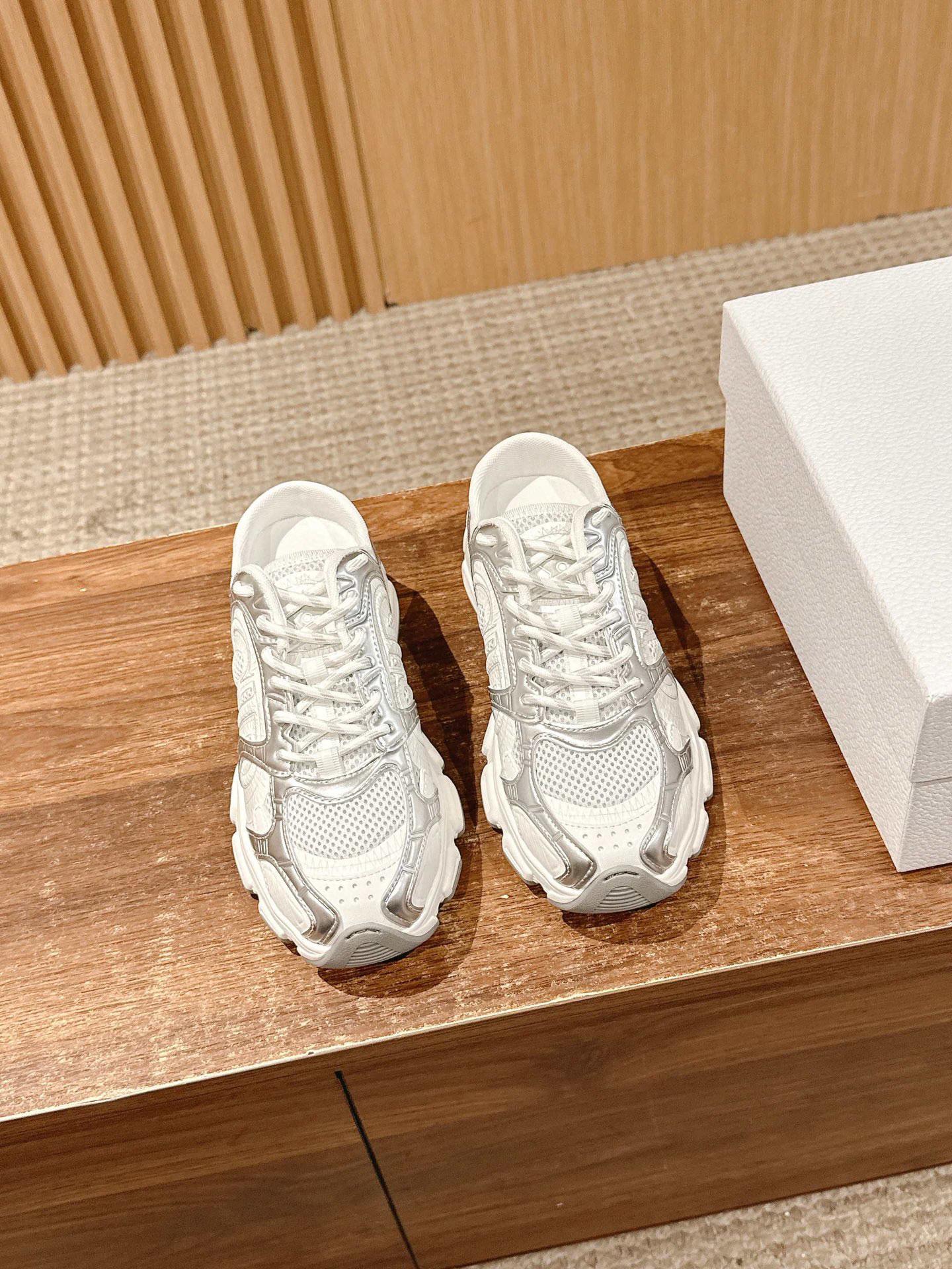 Кроссовки Dior