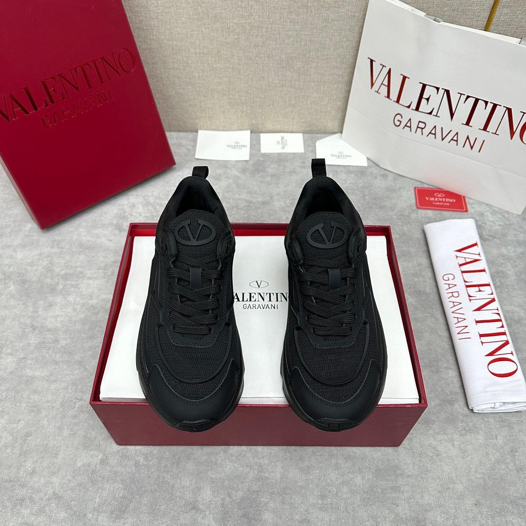 Кроссовки Valentino 