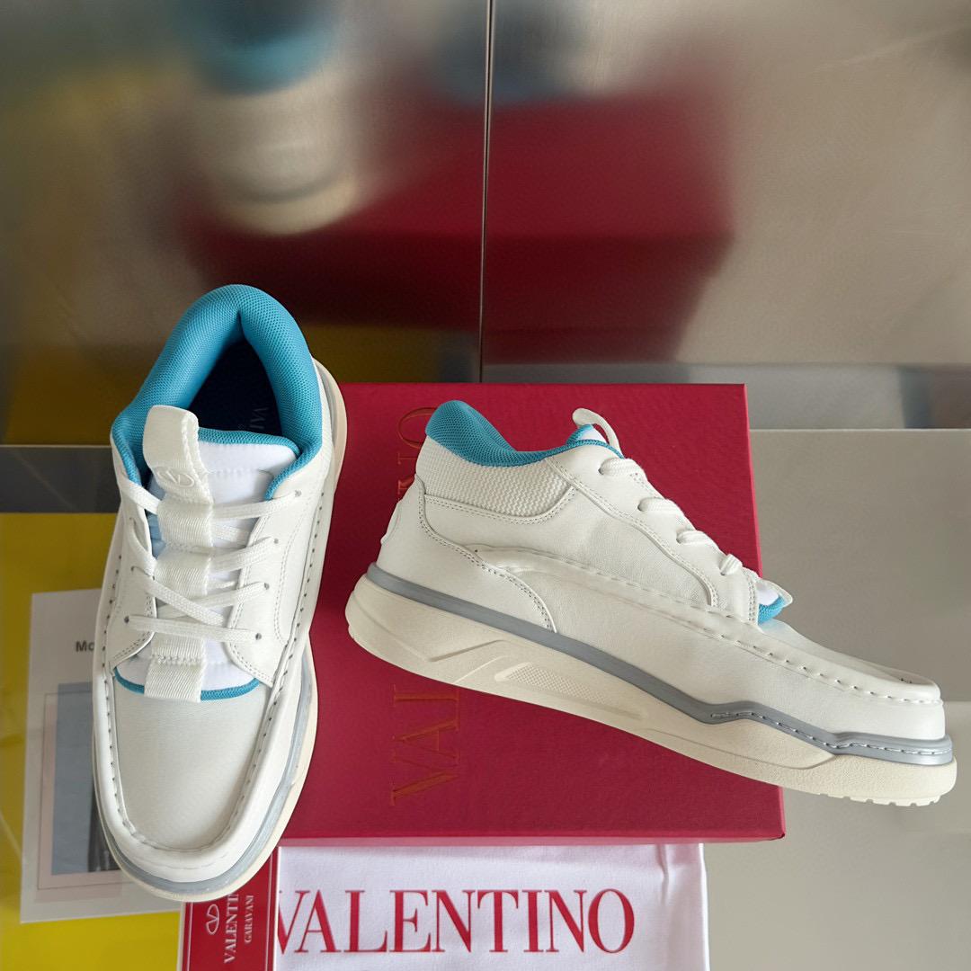 Кроссовки Valentino