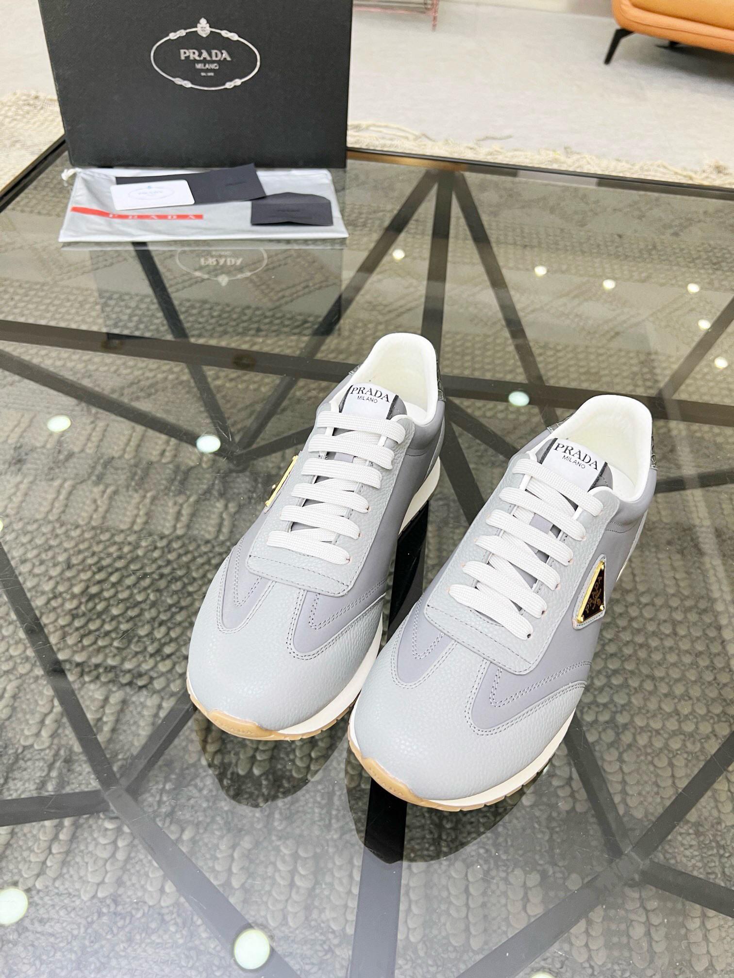 Кроссовки Prada 