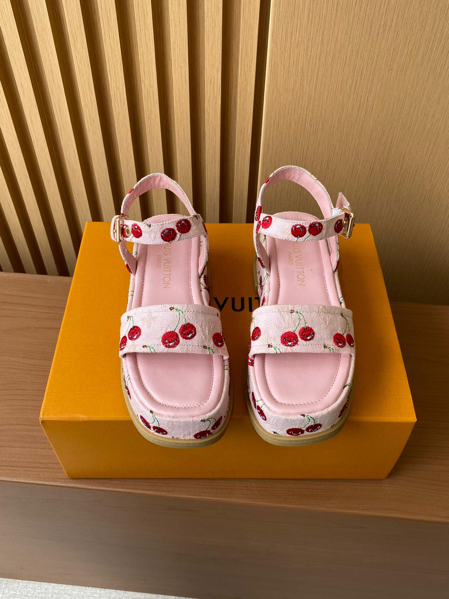 Сандали Louis Vuitton 