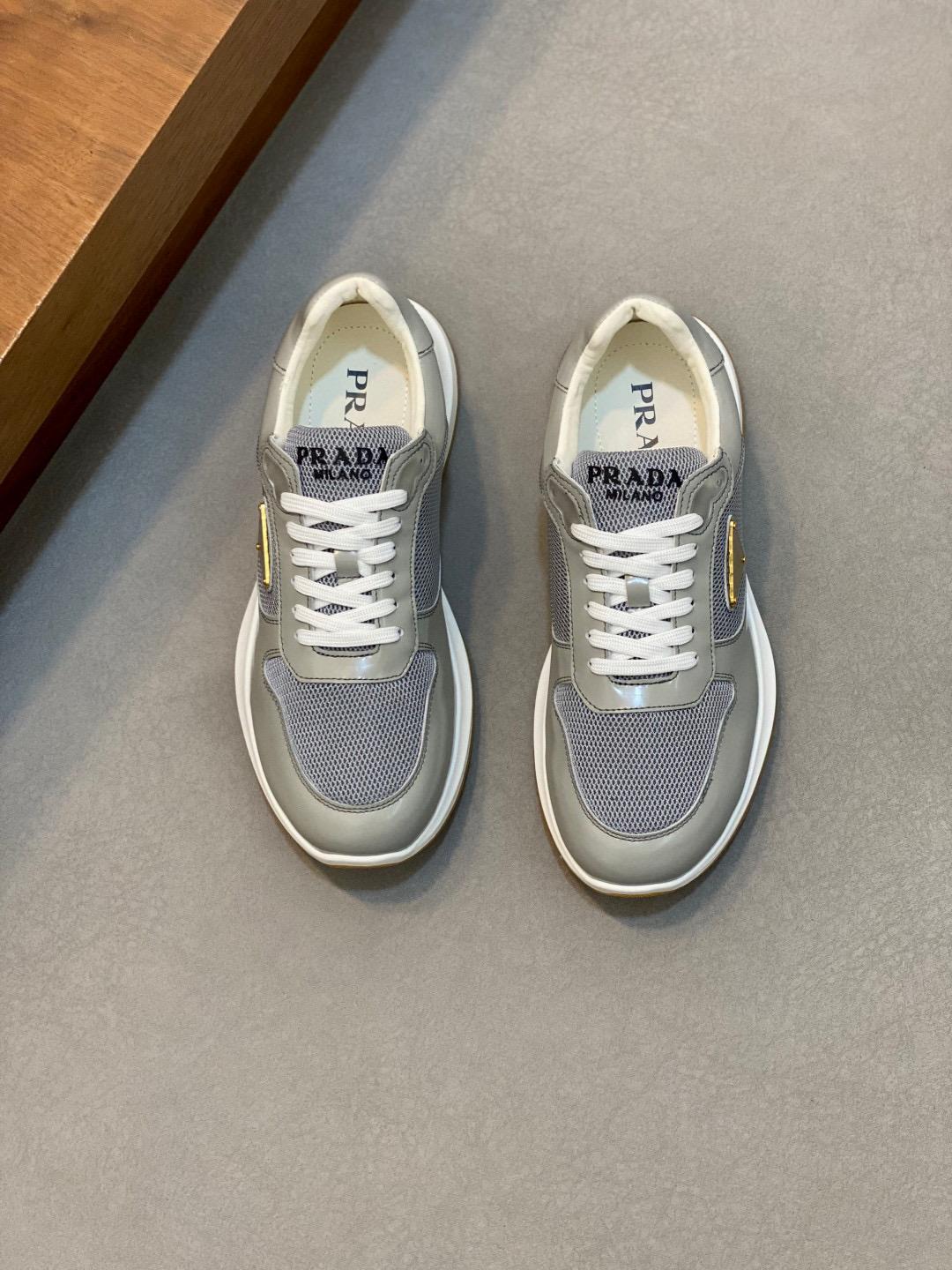 Кроссовки Prada 