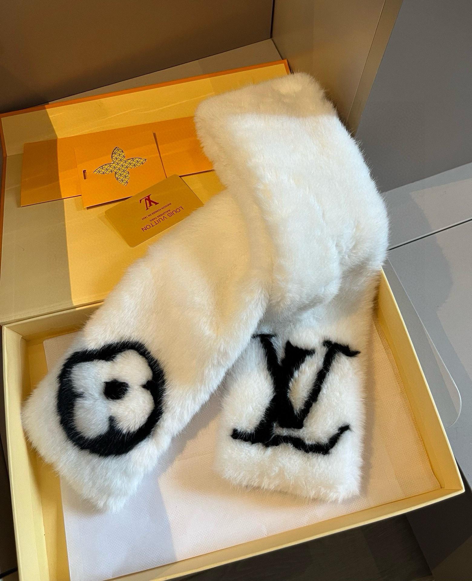 Шарф Louis Vuitton 