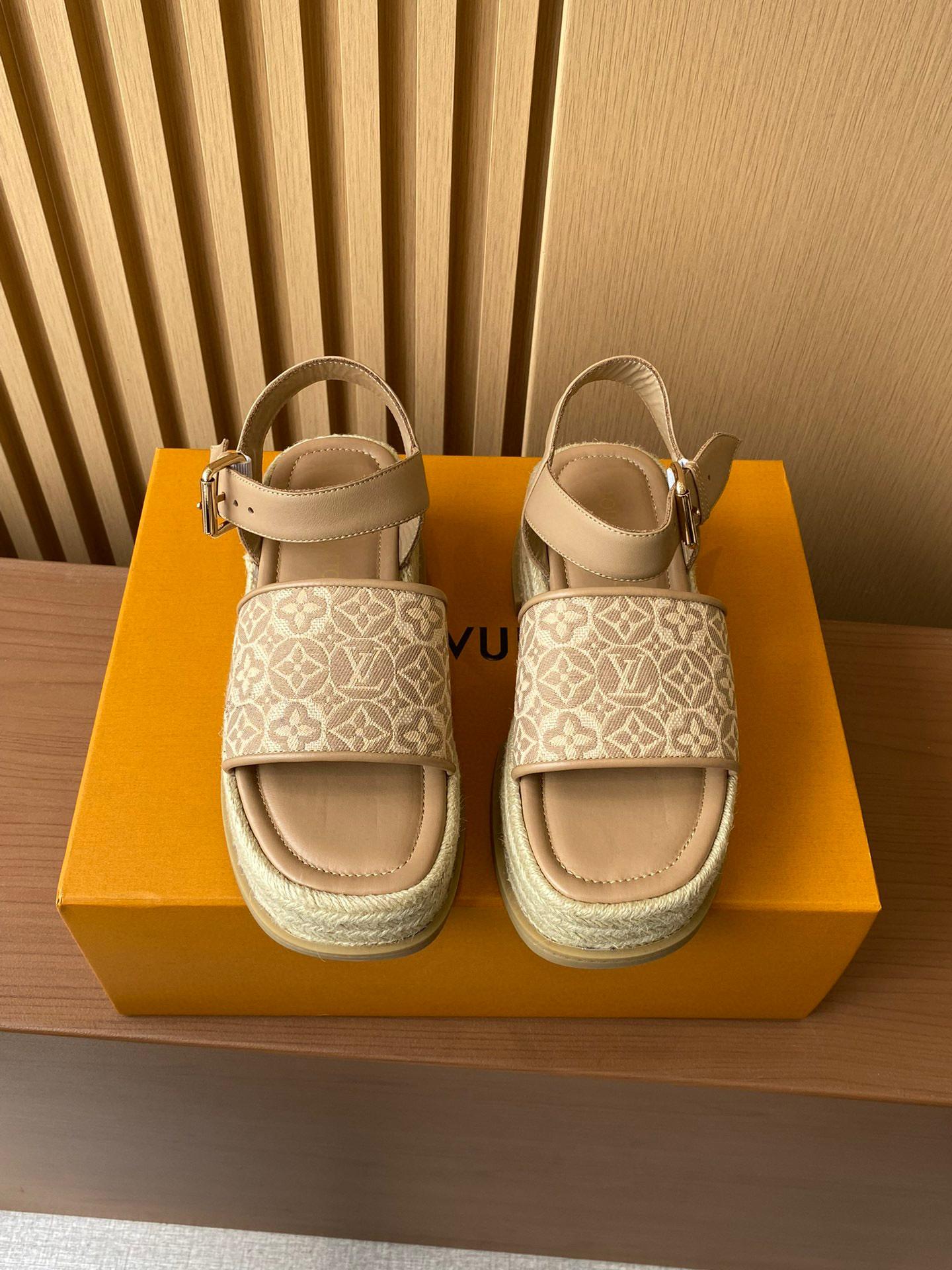 Сандали Louis Vuitton 