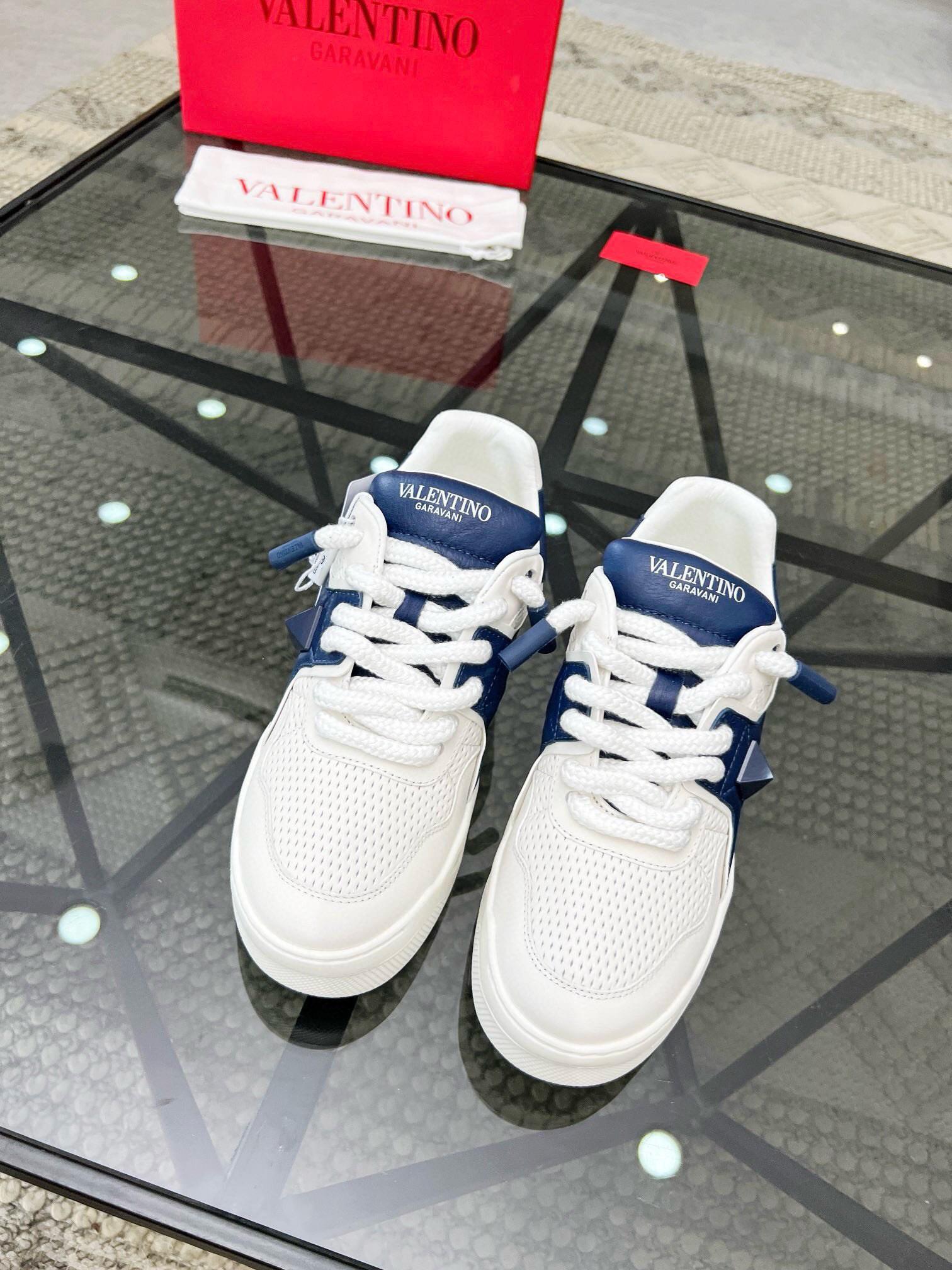 Кроссовки Valentino