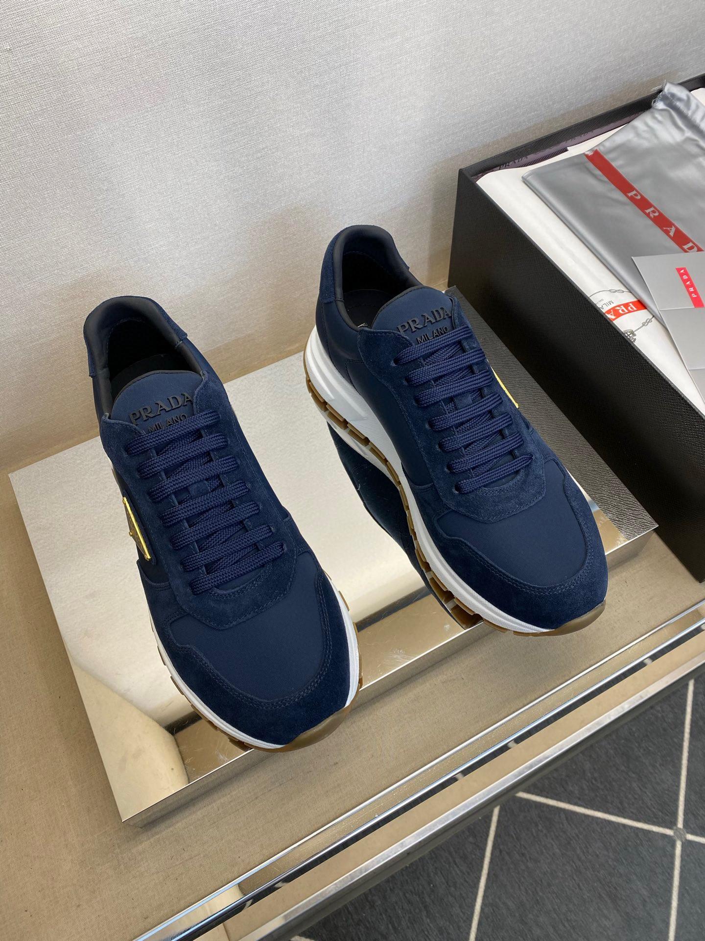 Кроссовки Prada 