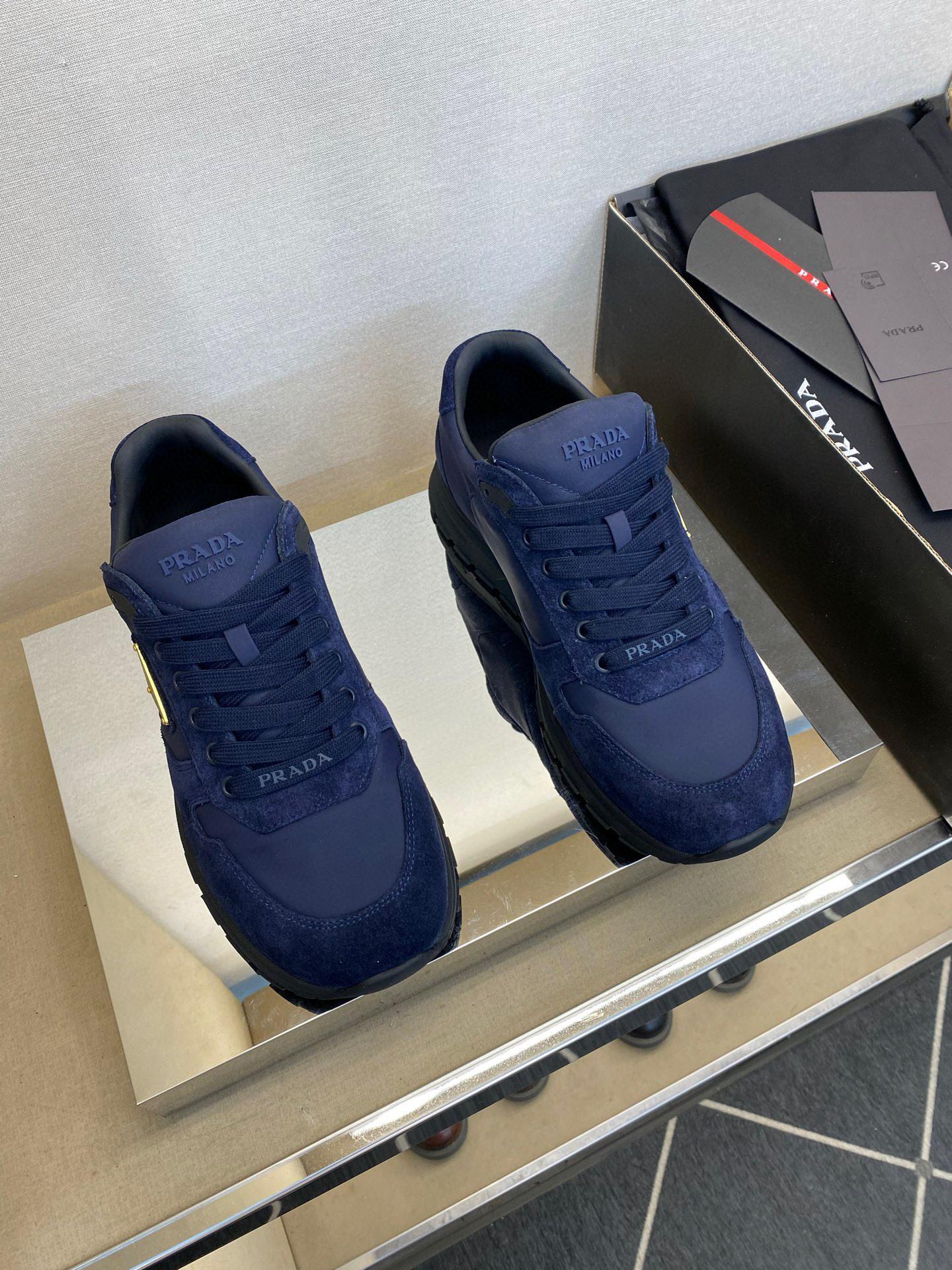 Кроссовки Prada 