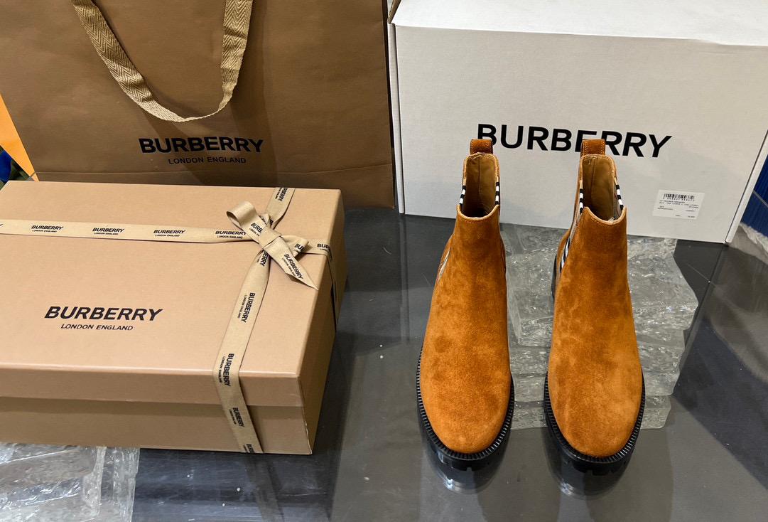 Кожаные сапоги Burberry 