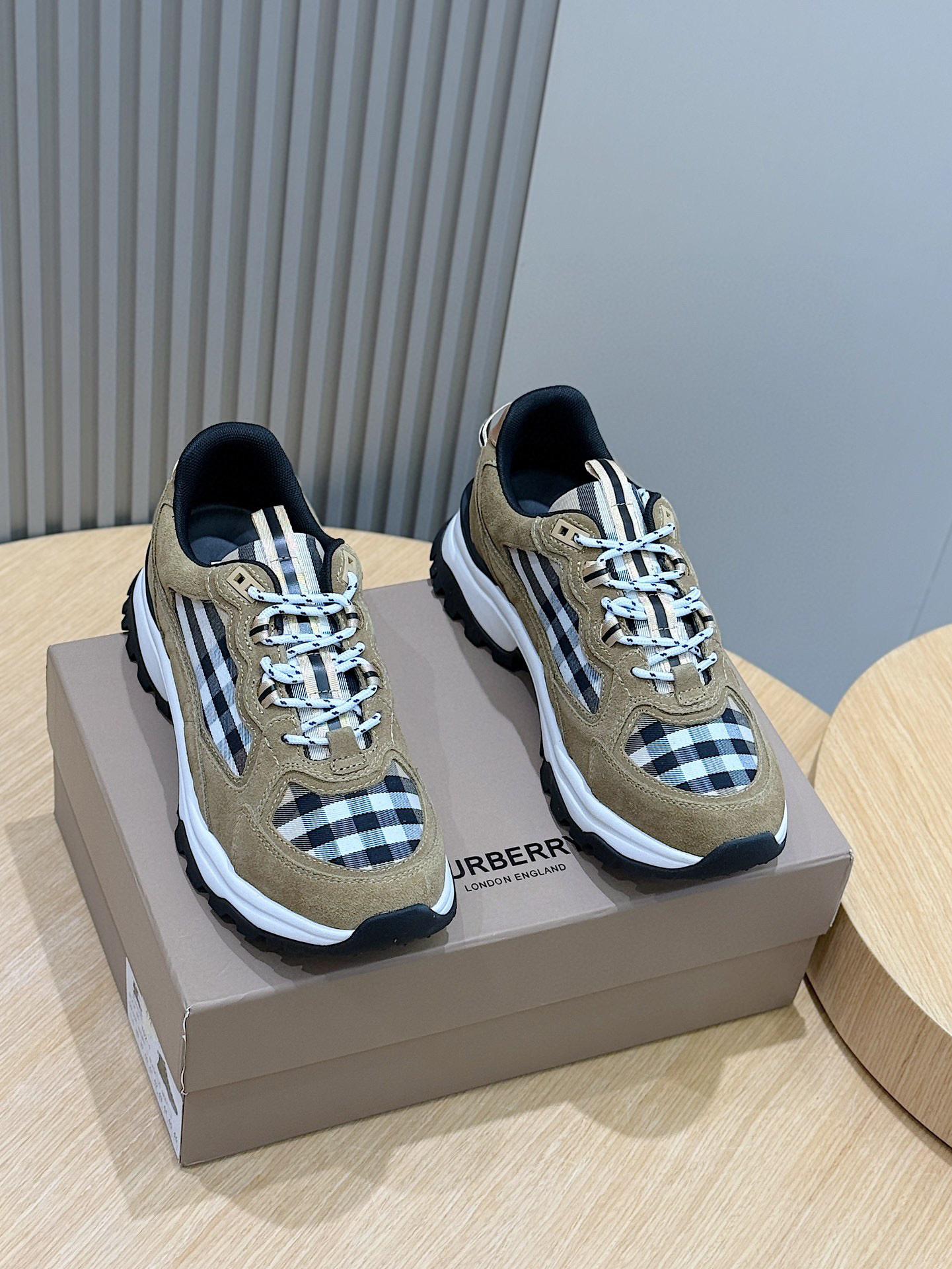 Кроссовки Burberry   