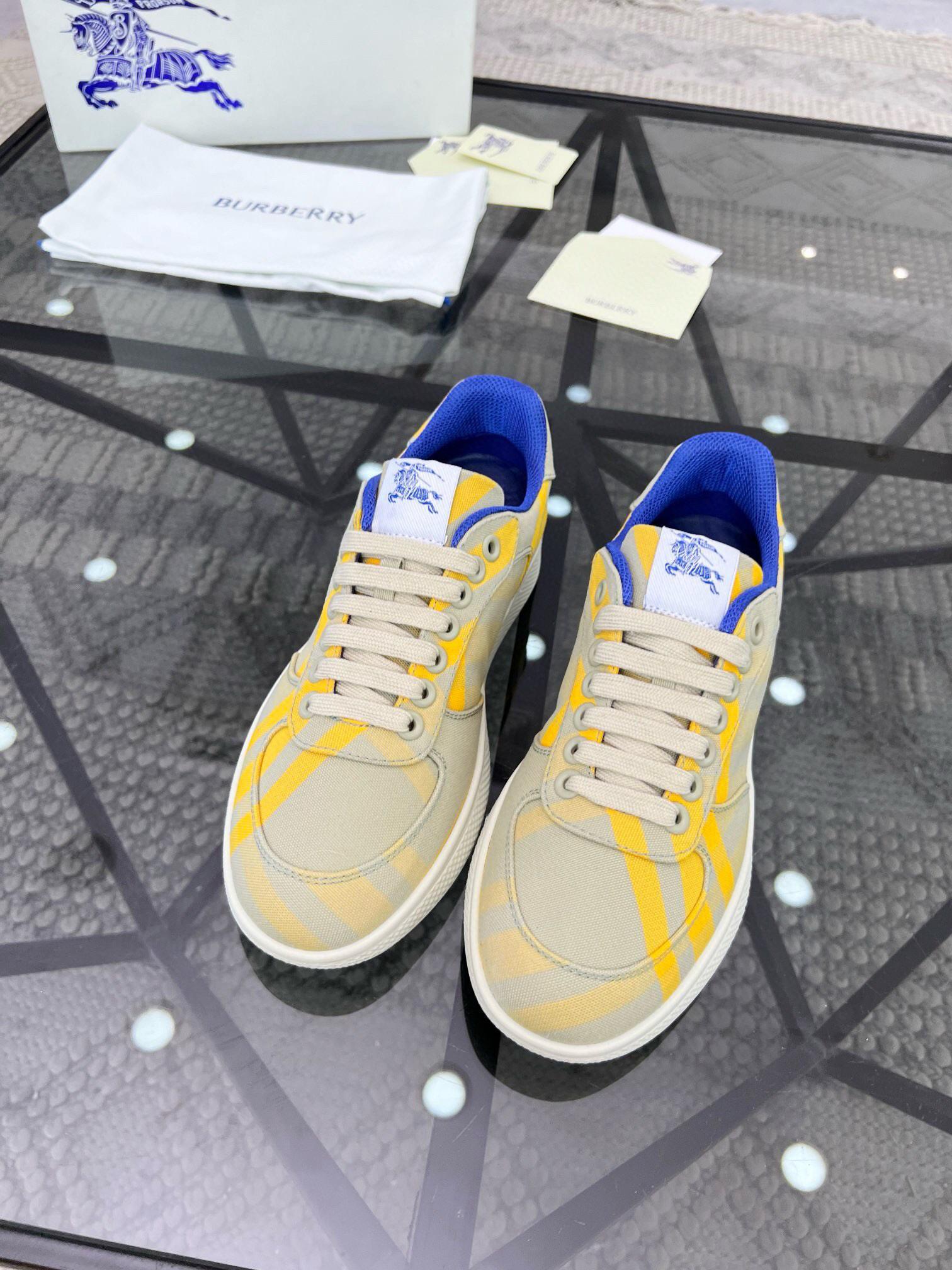 Кроссовки Burberry 