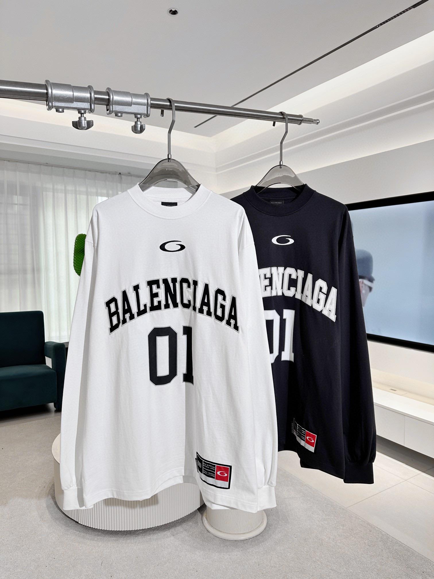 Толстовка Balenciaga