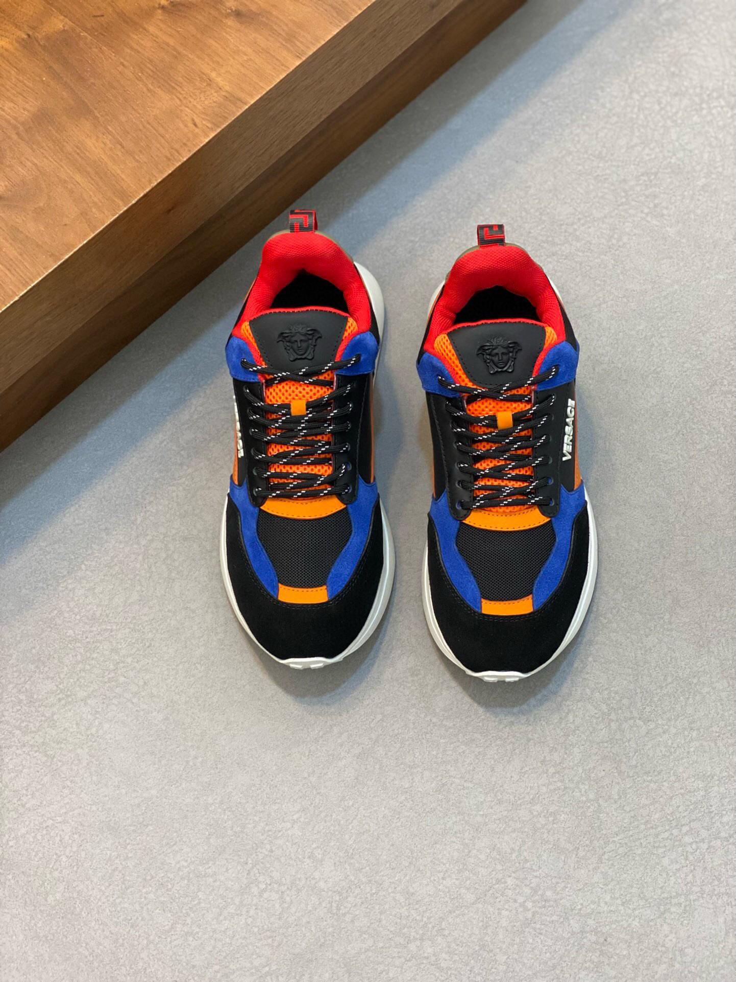 Кроссовки Versace