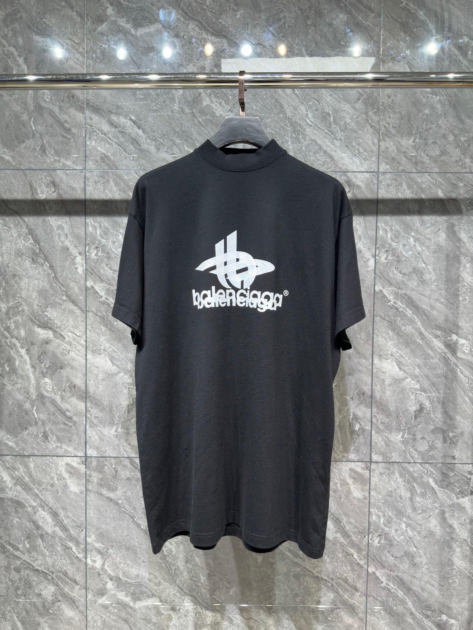 Футболка Balenciaga