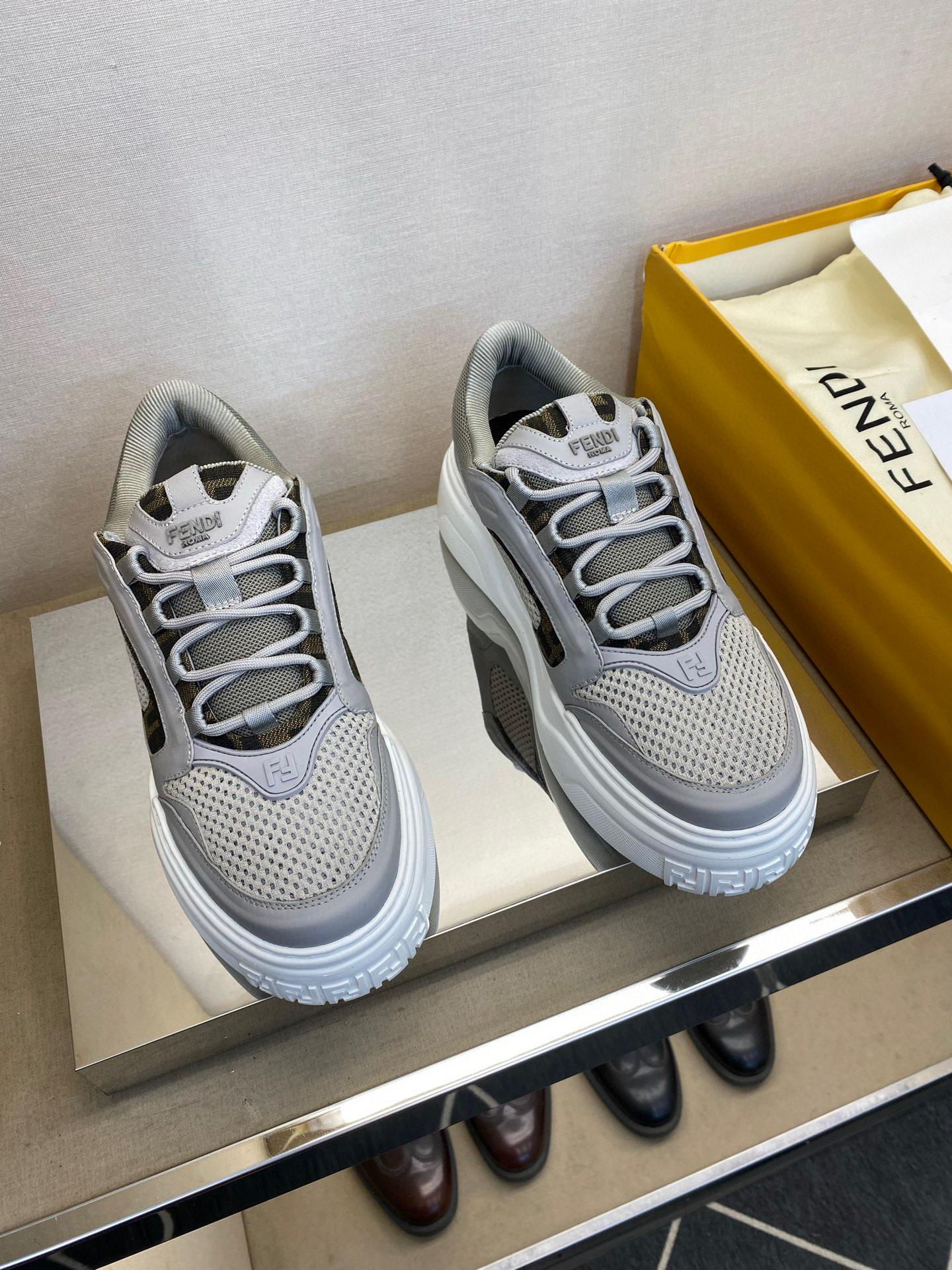 Кроссовки Fendi