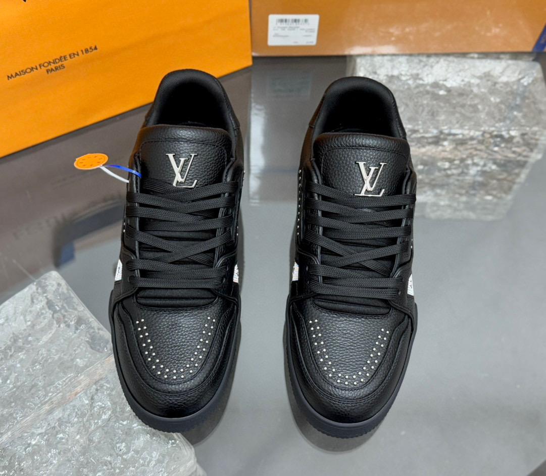 Кожаные кроссовки Louis Vuitton 