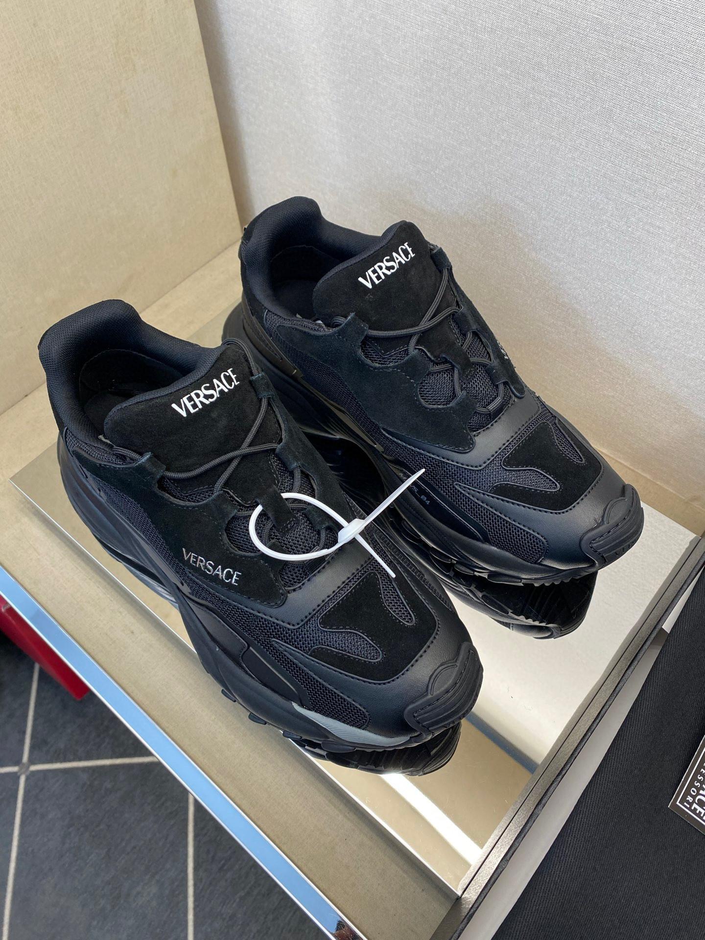 Кроссовки Versace 