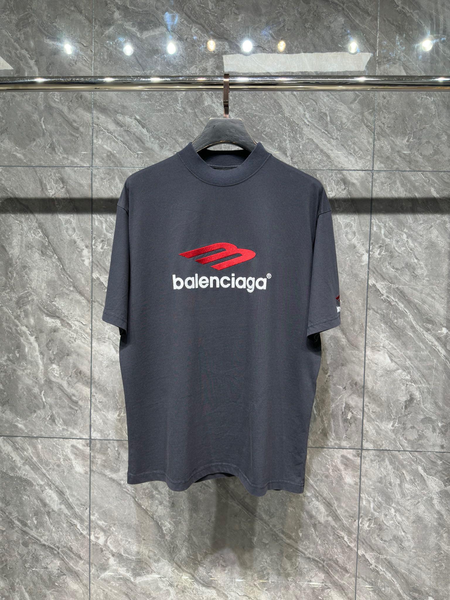 Футболка Balenciaga 