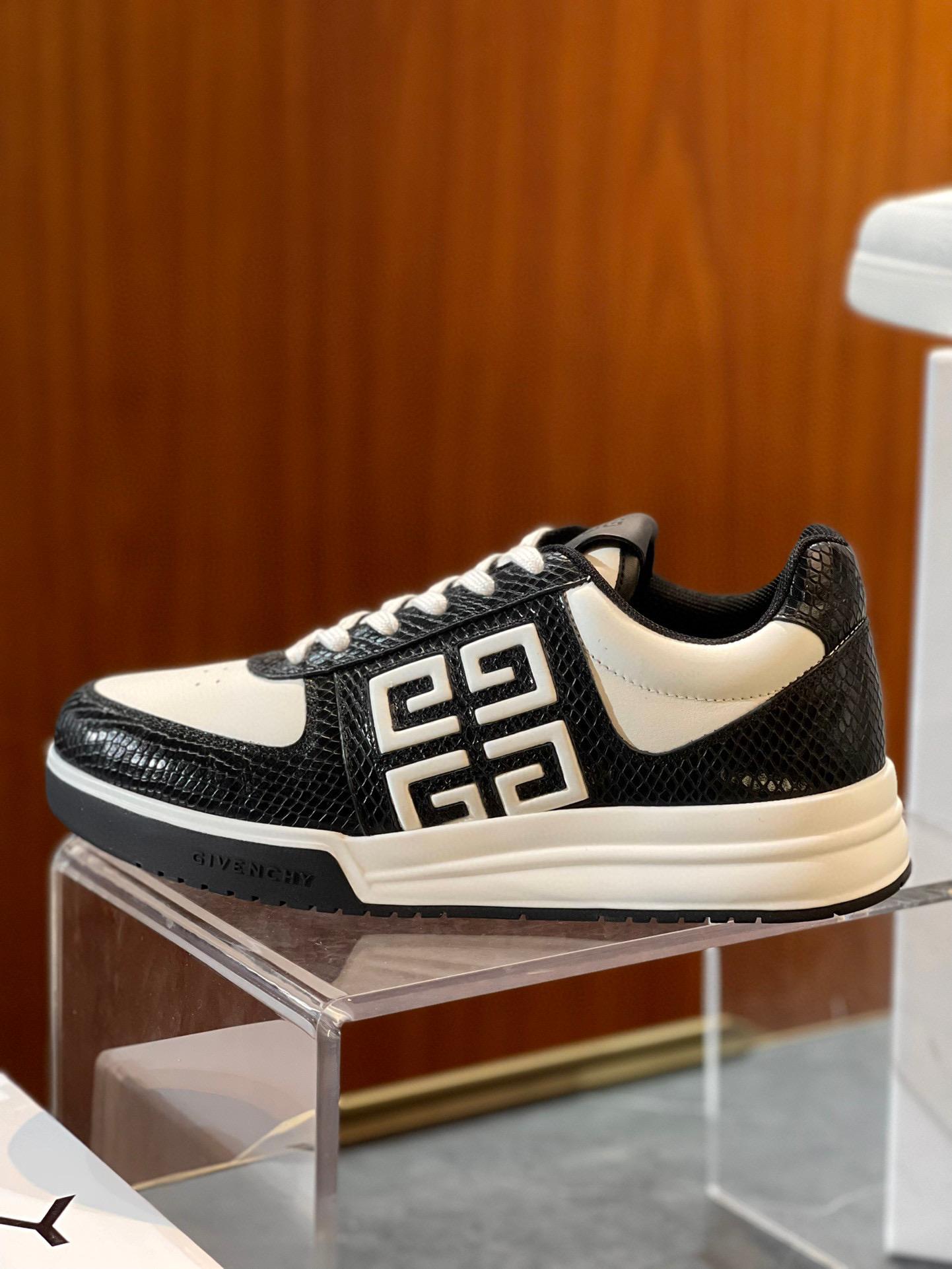 Кроссовки Givenchy 