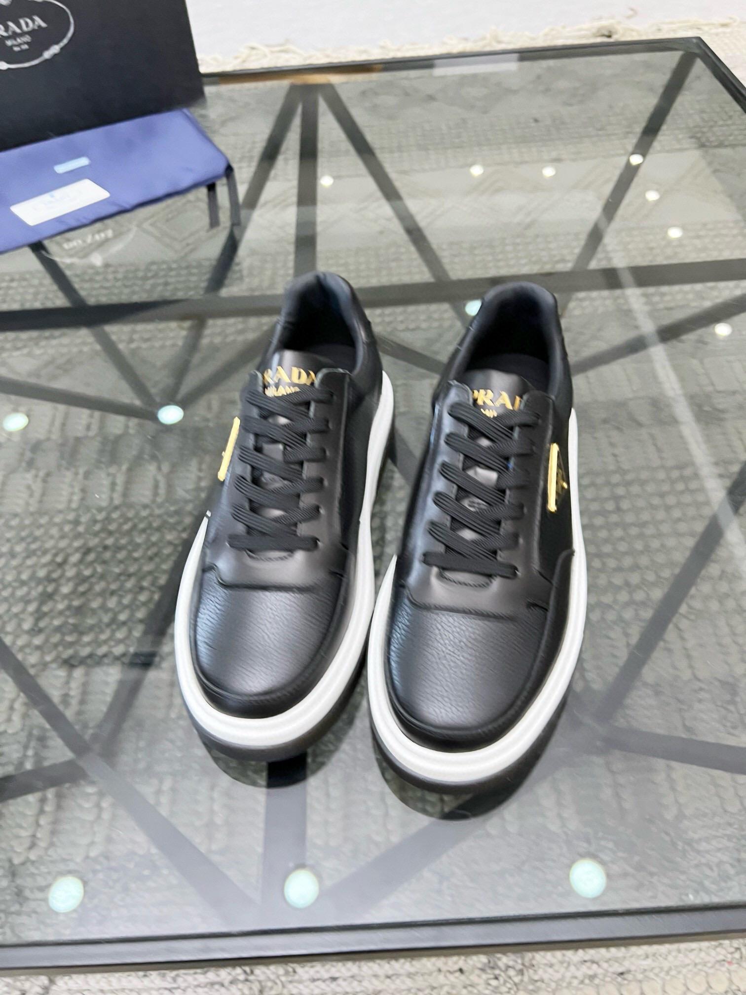 Кроссовки Prada 