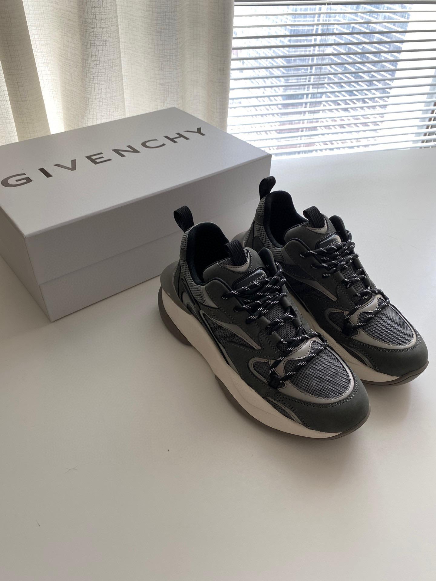 Кроссовки Givenchy 