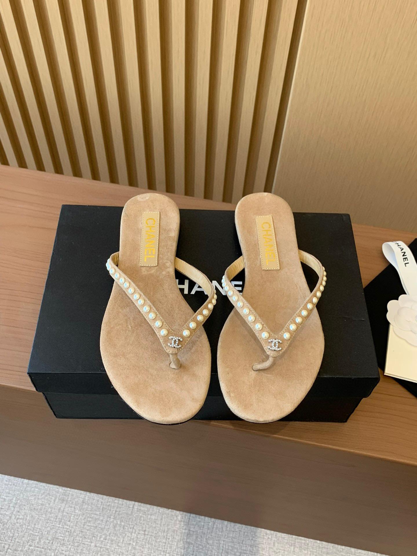 Шлёпанцы Chanel