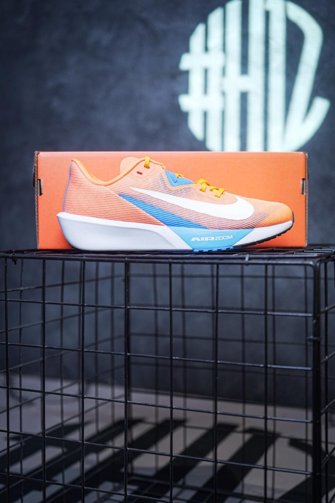 Кроссовки Nike