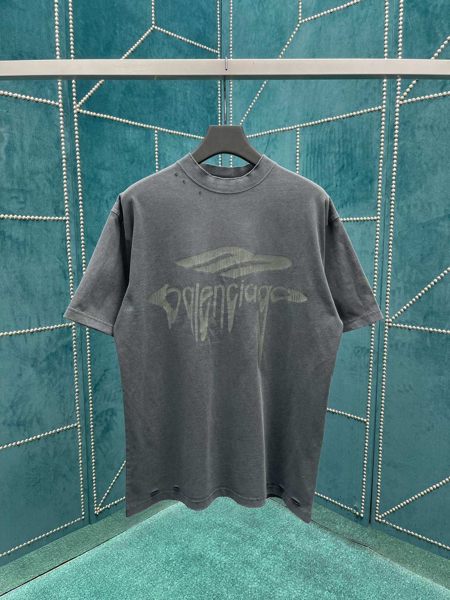 Футболка Balenciaga  