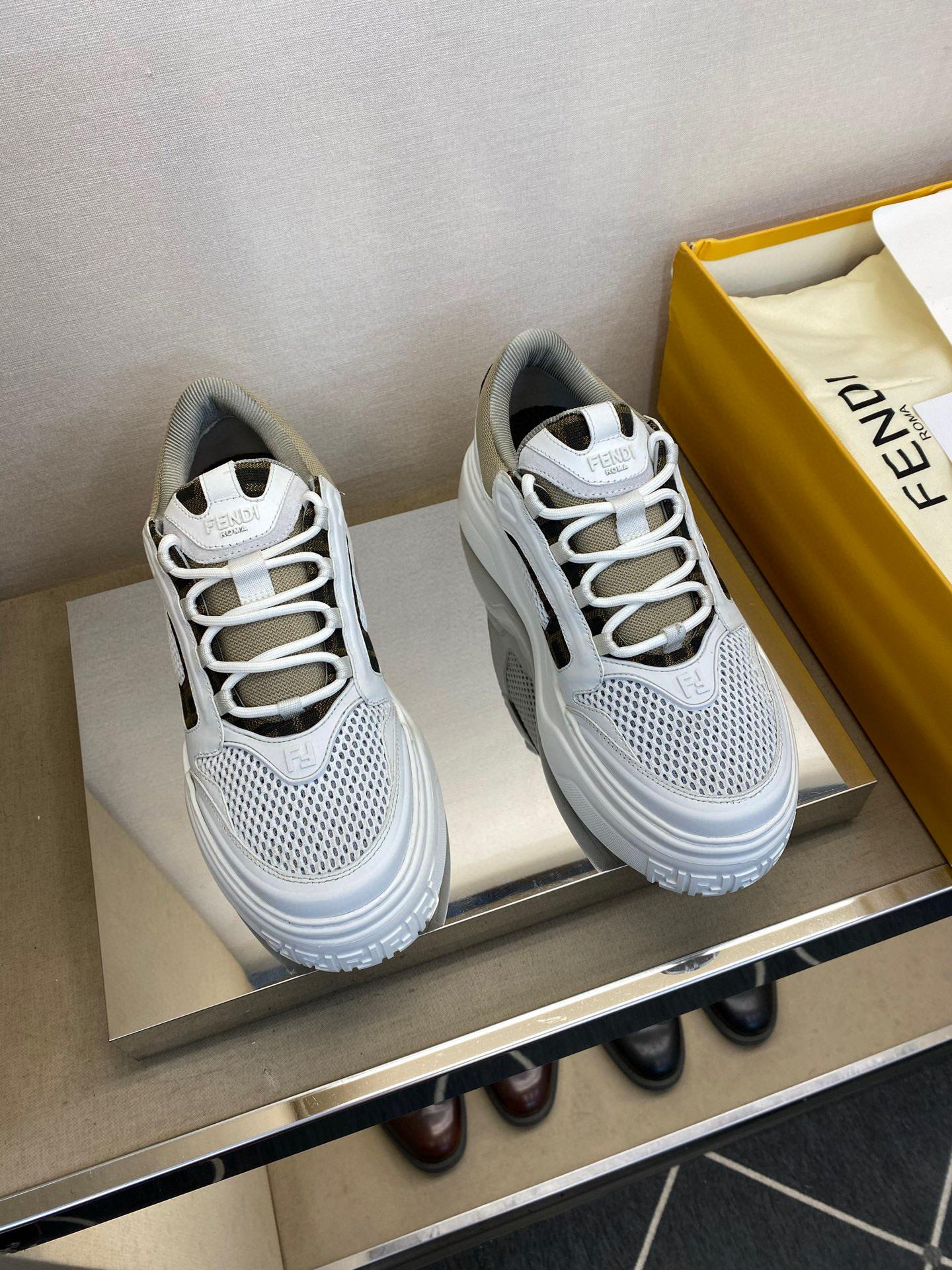 Кроссовки Fendi