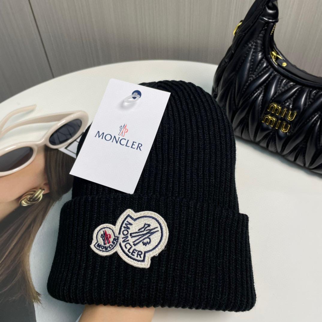 Шапка Moncler