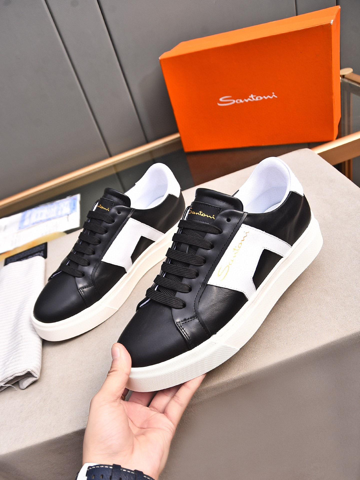 Кроссовки Santoni 