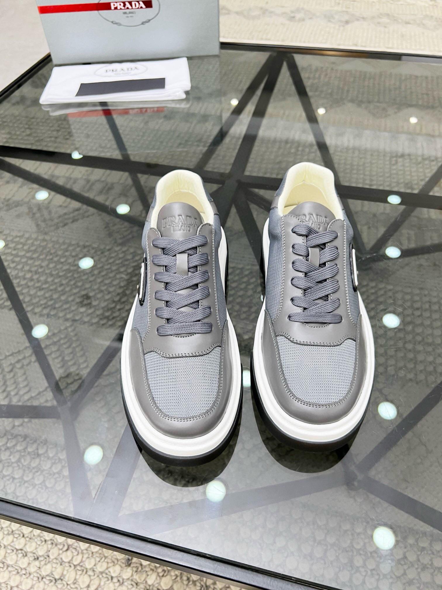 Кроссовки Prada 