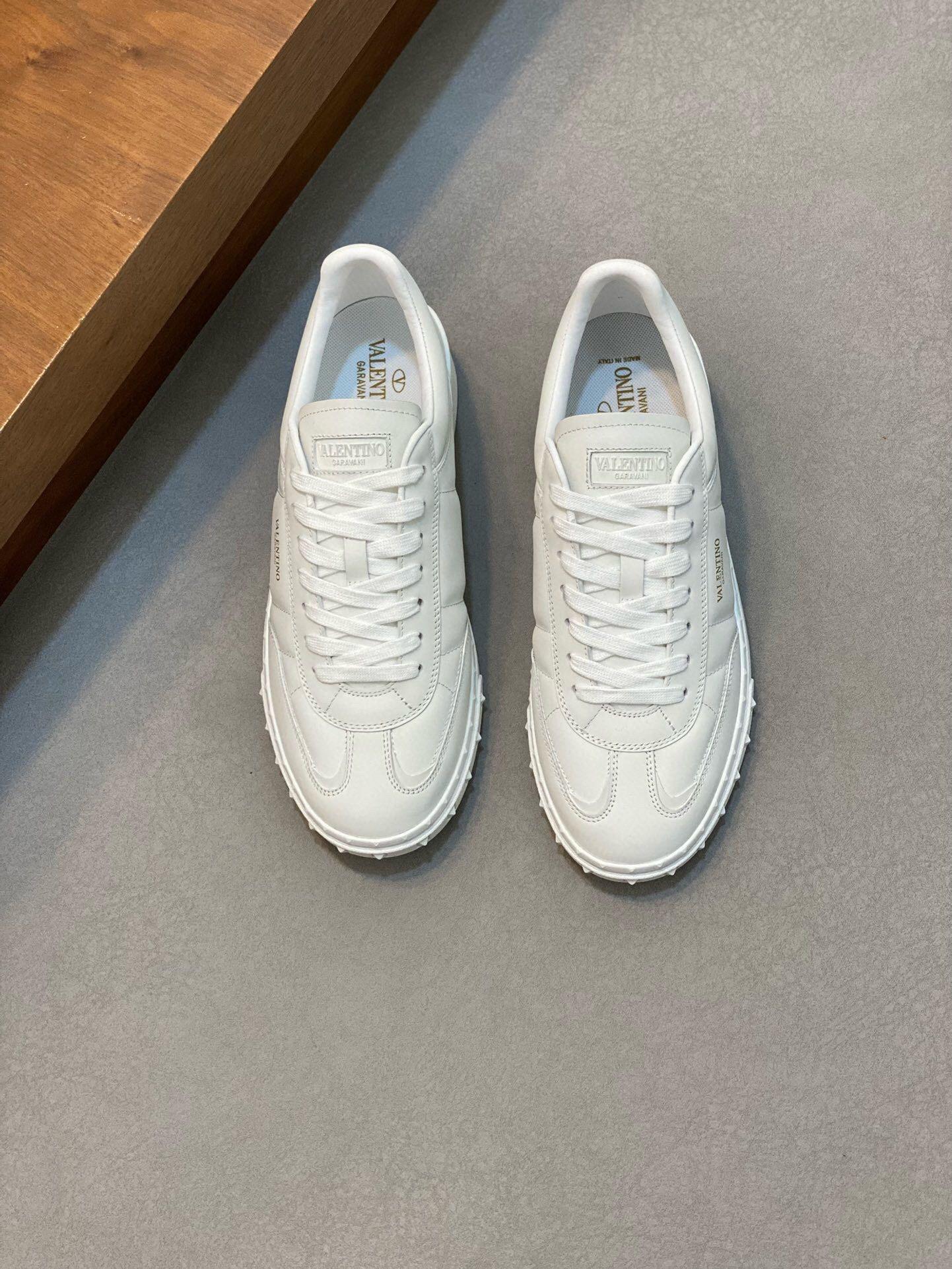 Кроссовки Valentino