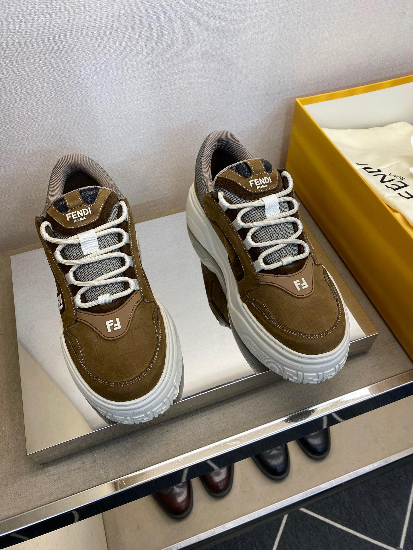 Кроссовки Fendi