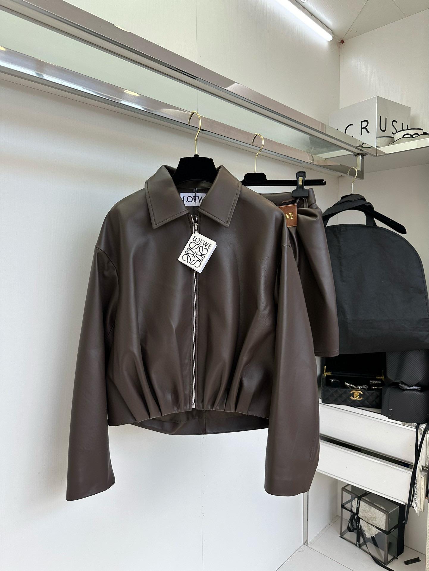 Кожаная куртка Loewe