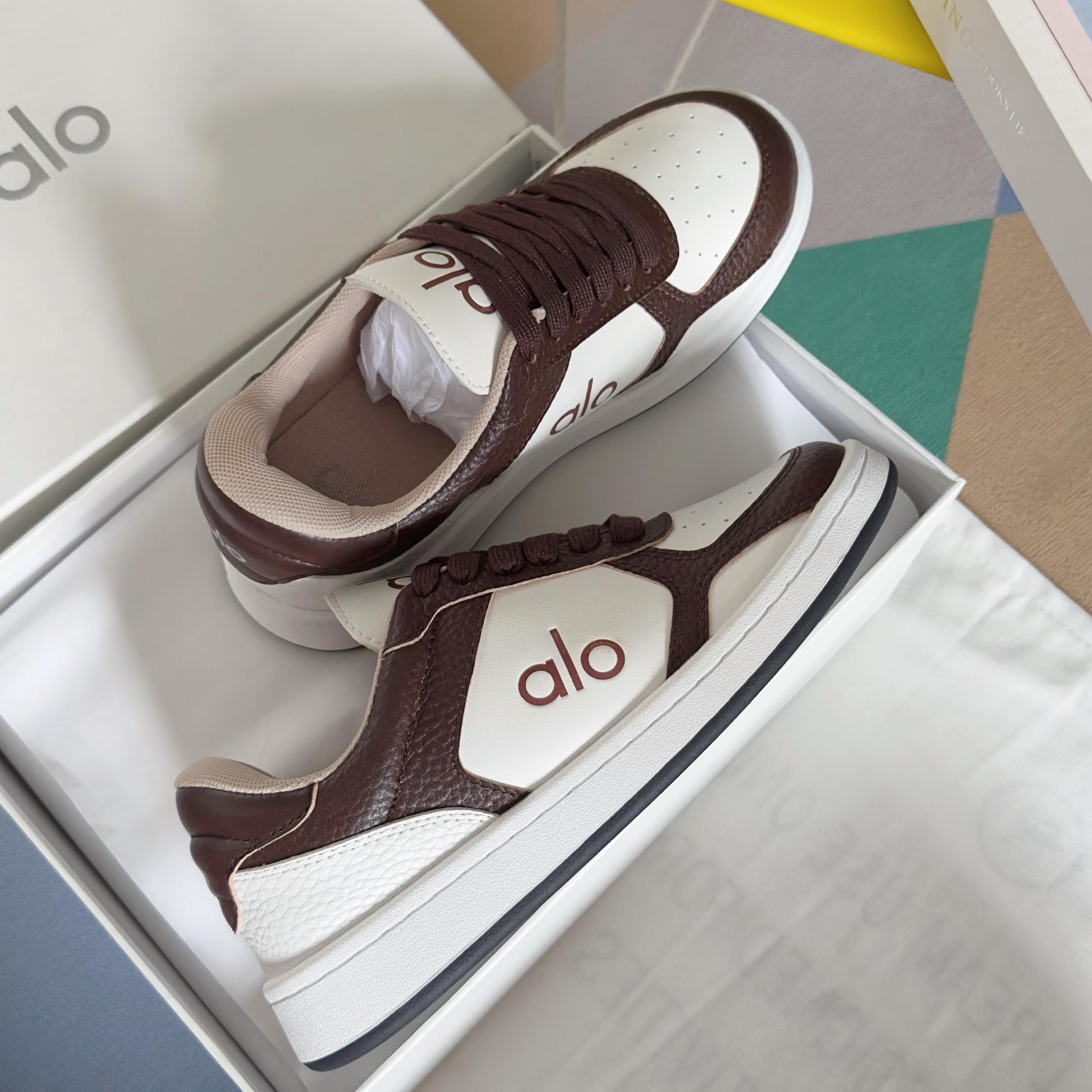 Кроссовки Alo Yoga 