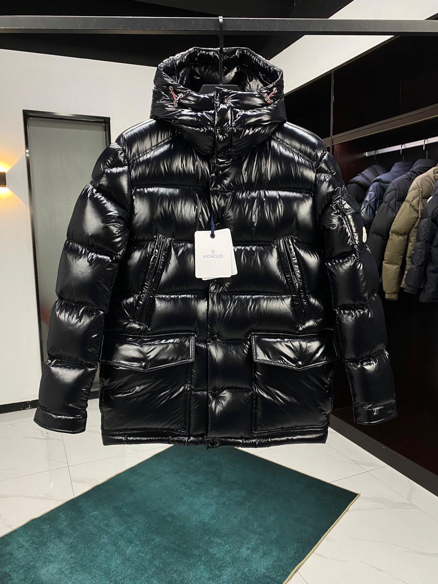 Пуховик Moncler 