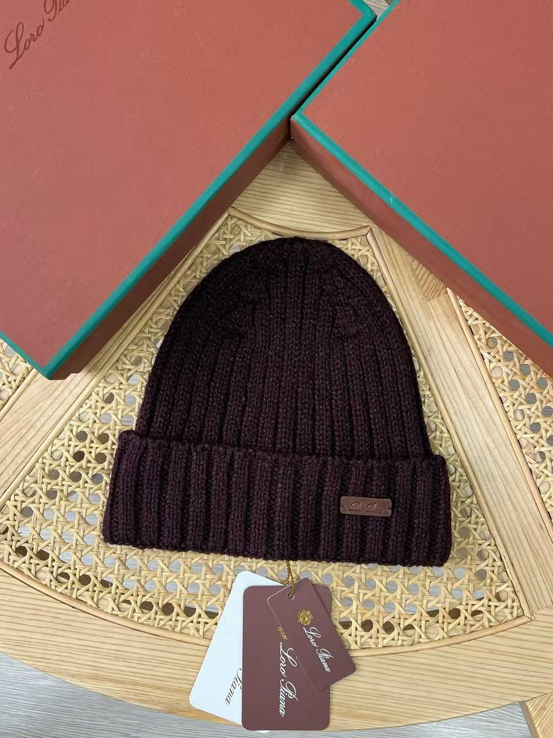 Шапки Loro Piana  