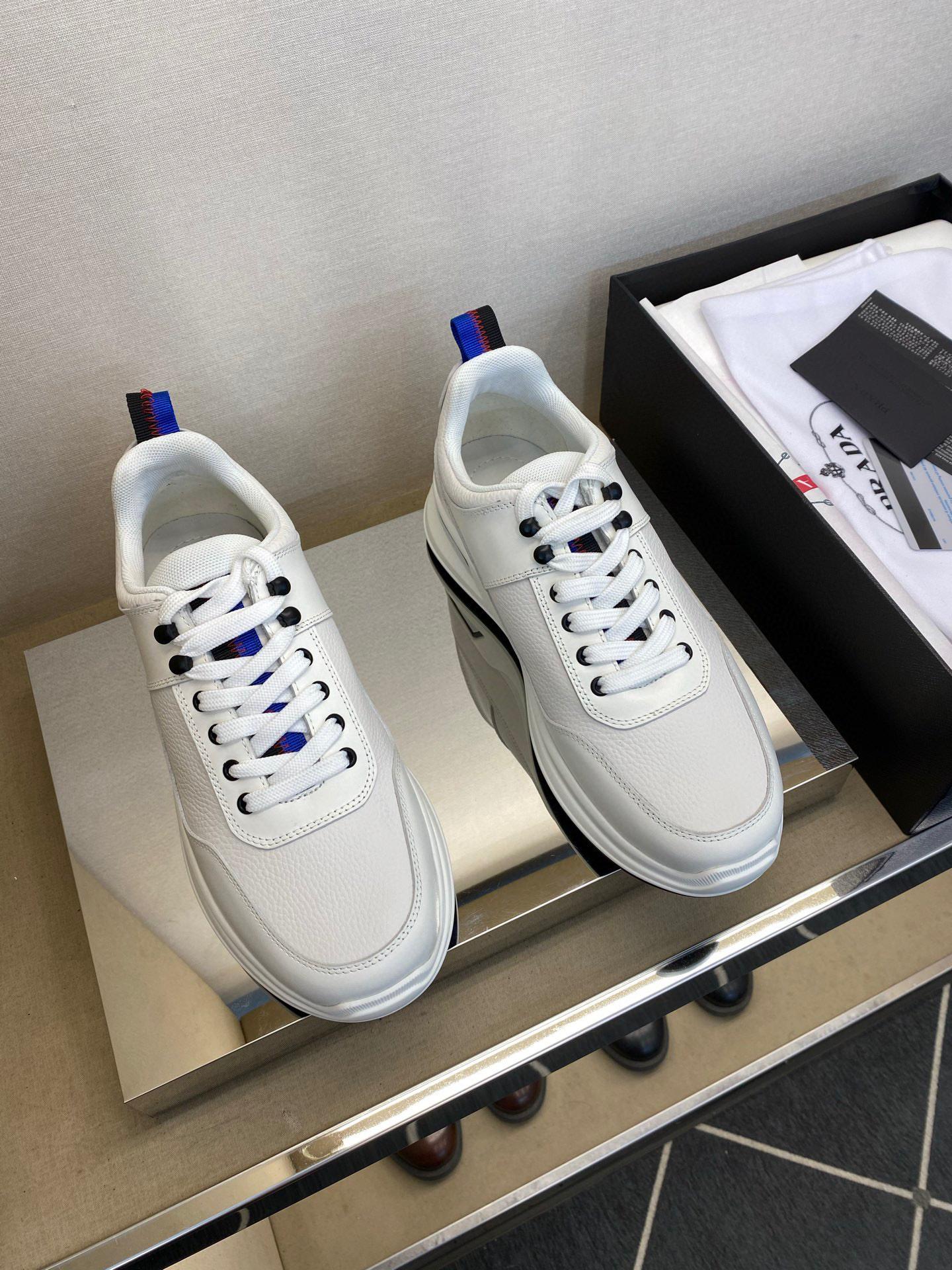 Кроссовки Prada