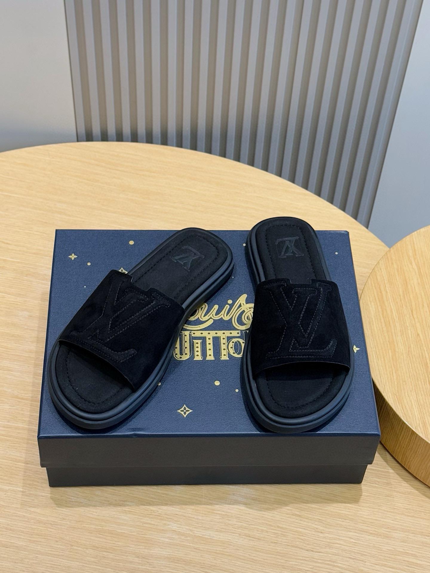 Тапочки Louis Vuitton 