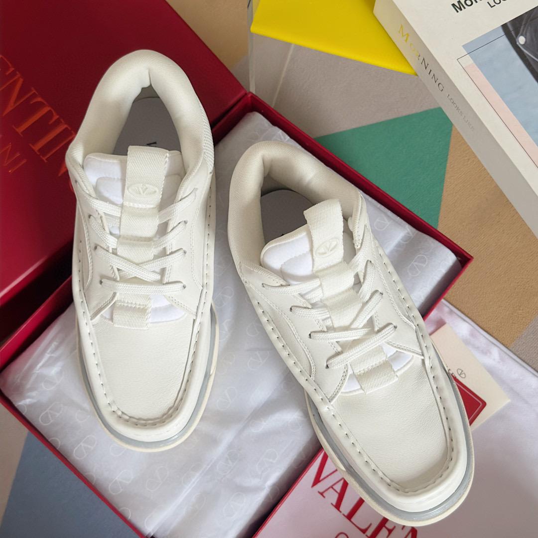 Кроссовки Valentino