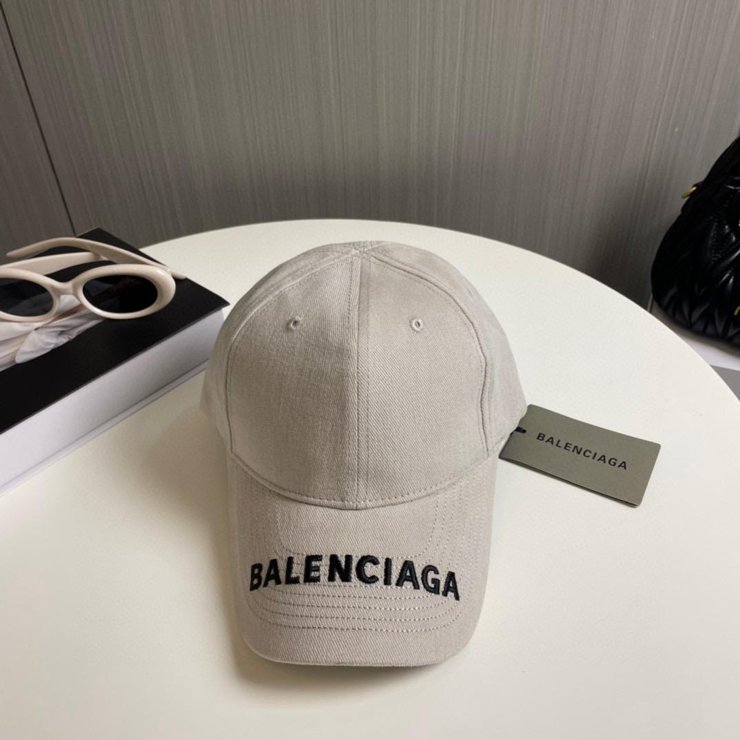 Кепка Balenciaga 