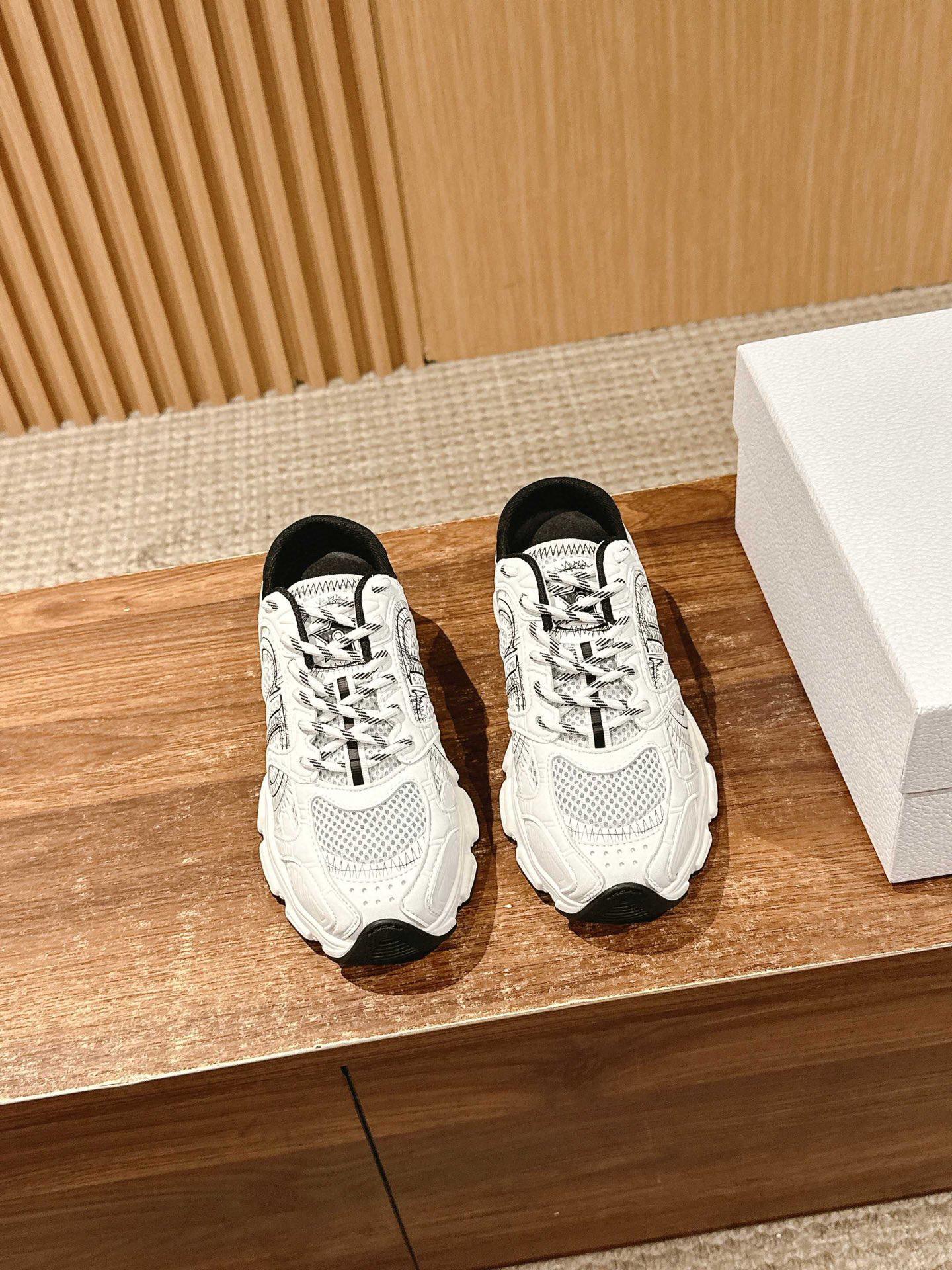 Кроссовки Dior