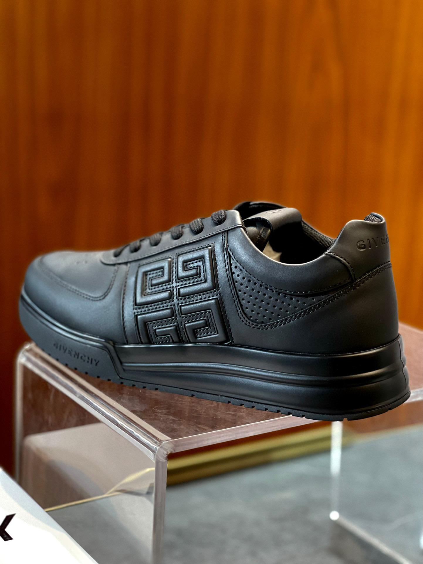 Кроссовки Givenchy 