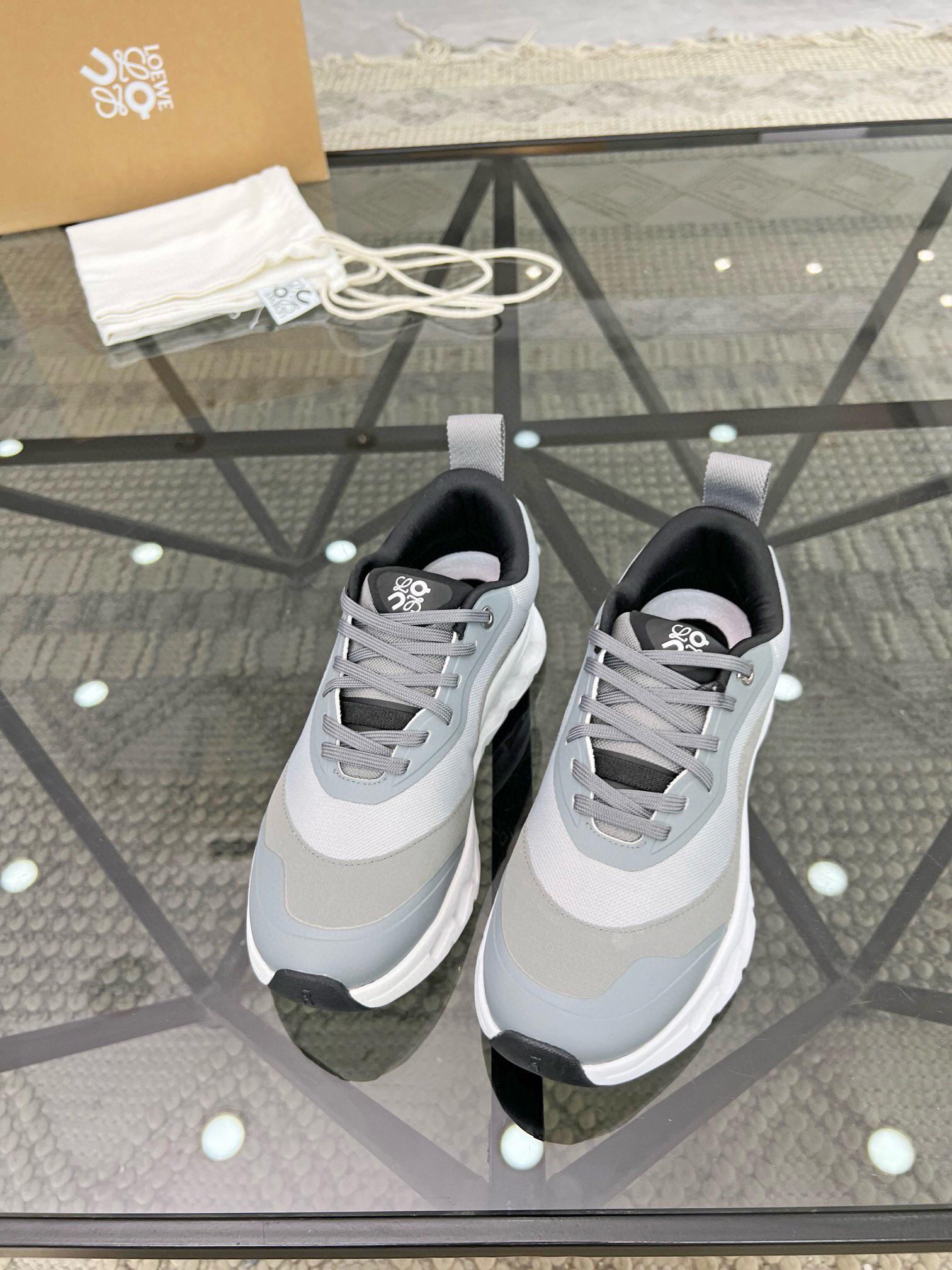 Кроссовки Loewe